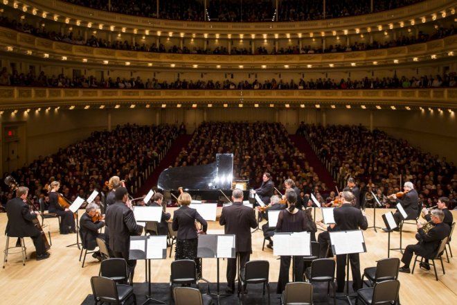 Fazl Say New York - Manhattan'da bulunan ve dnyann en nl konser salonlarndan biri olan 124 yllk Carnegie Hall’da 11 Nisan 2015 gn Orpheus Oda Orkestras eliinde bir konser verdi.
