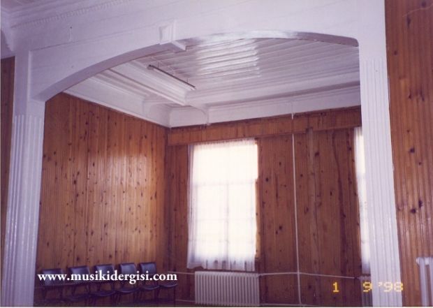 Edirne Devlet T�rk M�zi�i Toplulu�u Binas� foto�raflar� 1997-2002