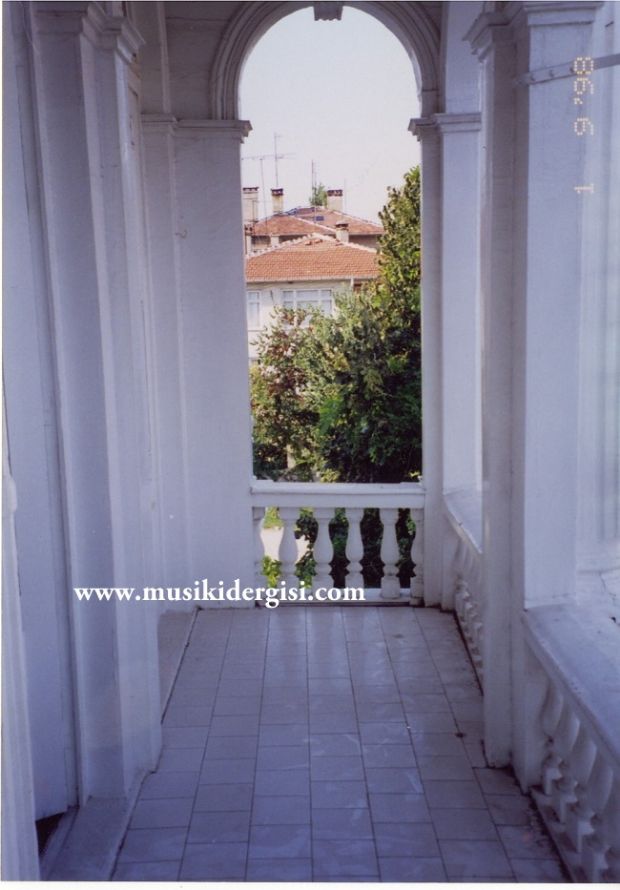 Edirne Devlet T�rk M�zi�i Toplulu�u Binas� foto�raflar� 1997-2002