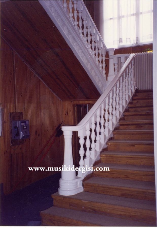 Edirne Devlet T�rk M�zi�i Toplulu�u Binas� foto�raflar� 1997-2002