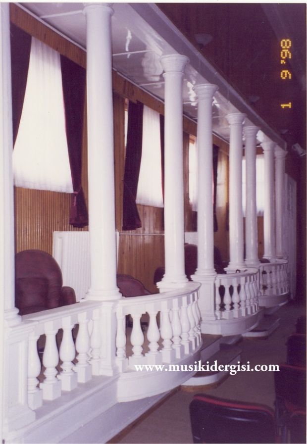 Edirne Devlet T�rk M�zi�i Toplulu�u Binas� foto�raflar� 1997-2002