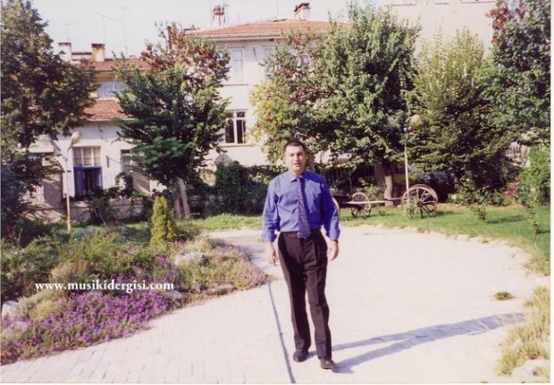 Edirne Devlet T�rk M�zi�i Toplulu�u Binas� foto�raflar� 1997-2002