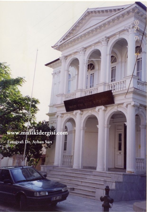 Edirne Devlet T�rk M�zi�i Toplulu�u Binas� foto�raflar� 1997-2002