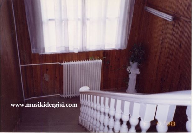 Edirne Devlet T�rk M�zi�i Toplulu�u Binas� foto�raflar� 1997-2002