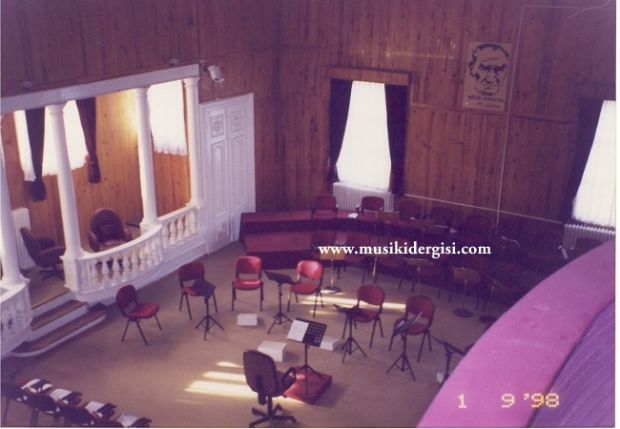 Edirne Devlet T�rk M�zi�i Toplulu�u Binas� foto�raflar� 1997-2002