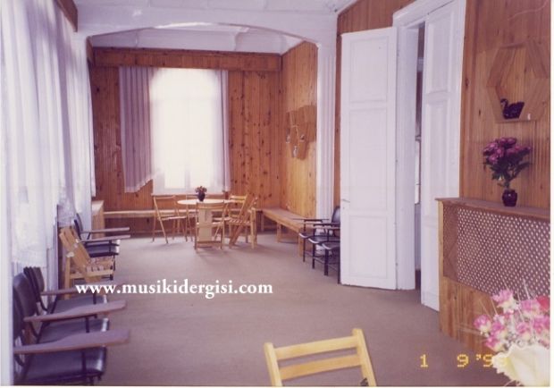 Edirne Devlet T�rk M�zi�i Toplulu�u Binas� foto�raflar� 1997-2002