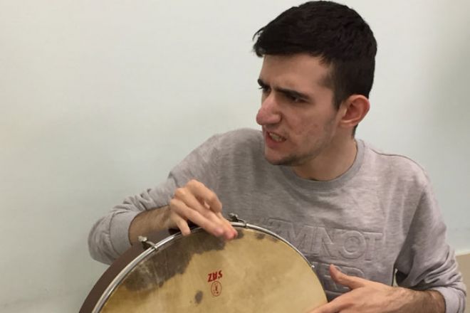 Murat Yurtcu otizmli ama 10 enstruman alabiliyor